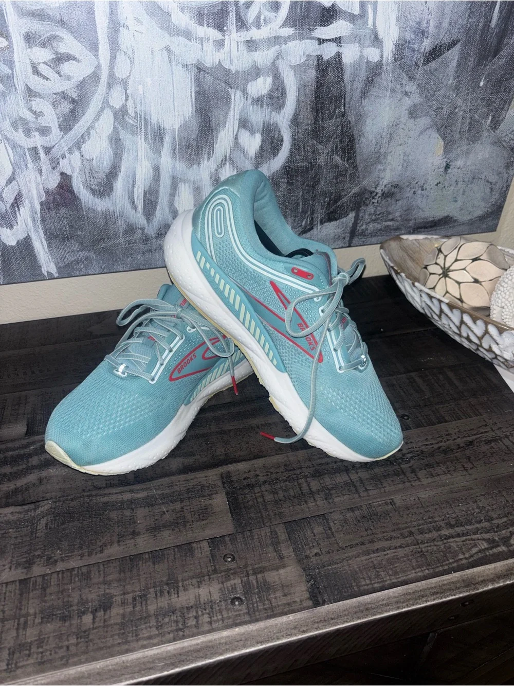 Brooks Women's Ariel GTS 23 running shoes SZ 10.5
